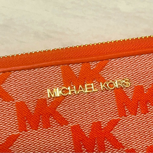 Michael Kors jet set phone holder wallet - Picture 4 of 7